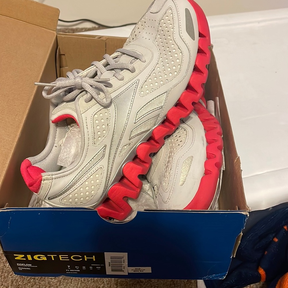 Reebok zig tech running shoe